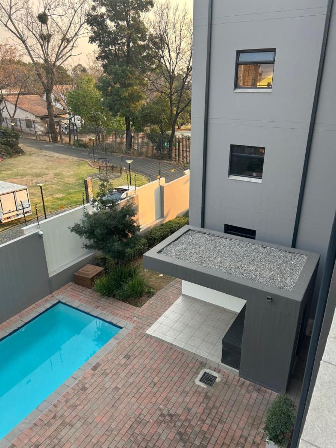 Rs Cozy Home At The Atrium Johannesburg Exterior photo